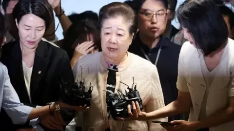 Disputed Religious Figure Denies Gift-giving Claims Against Former South Korean First Lady